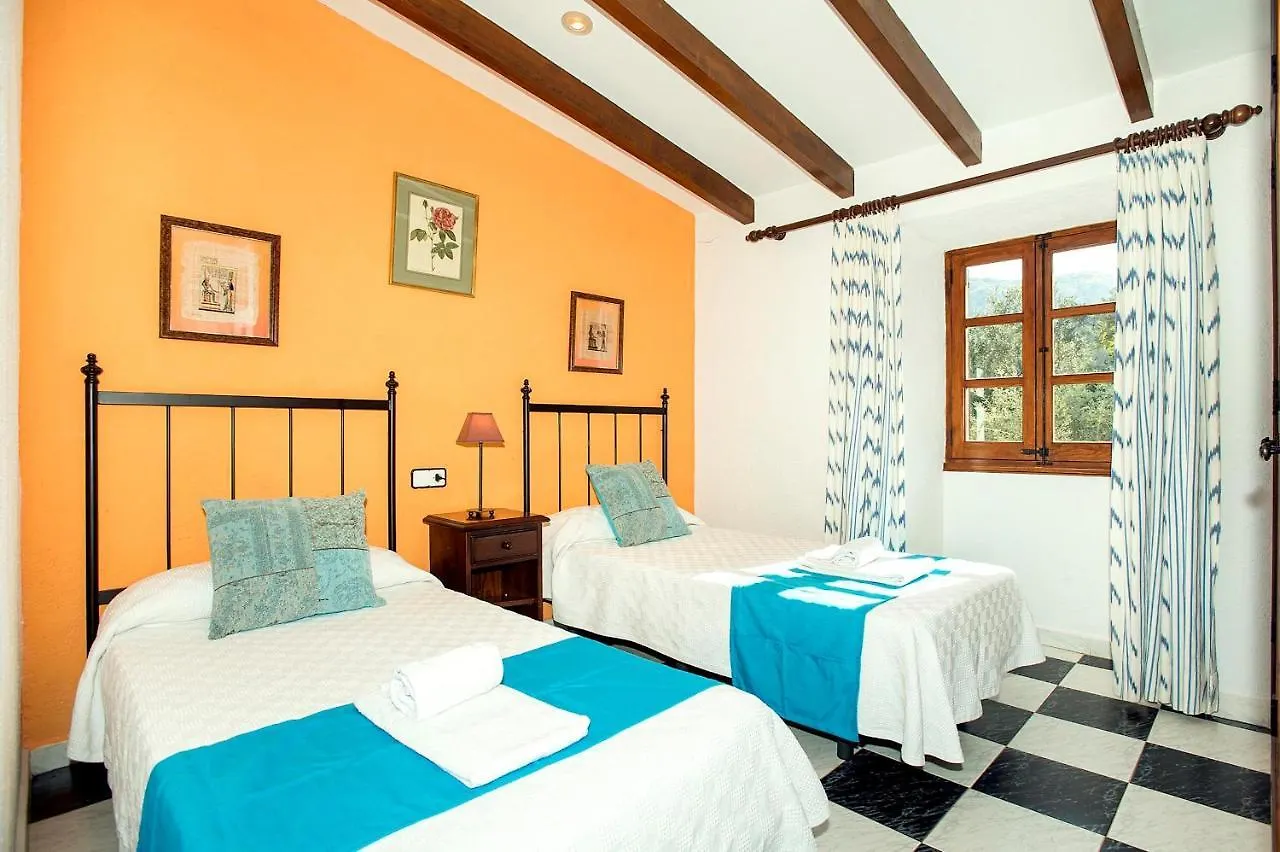 Villa Papa: Serene Mountain Views in Cala San Vicente Pollenca Spain