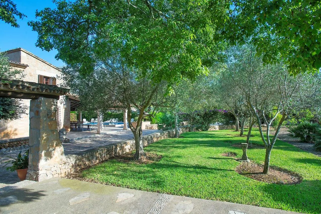 Villa Papa: Serene Mountain Views in Cala San Vicente Pollenca Spain